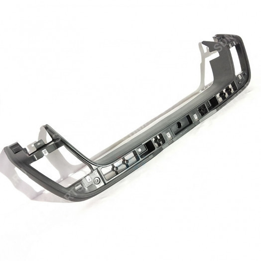 Облицовка радиатора нижняя FMX VOLVO FMX 82440092