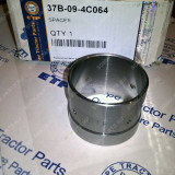 Втулка распорная KOMATSU WB93 37B-09-4C064 Втулка распорная KOMATSU WB93 37B-09-4C064